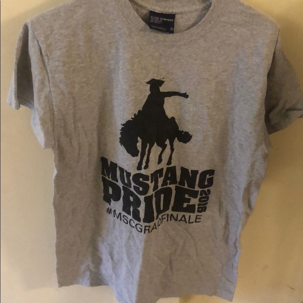 Grey t shirt